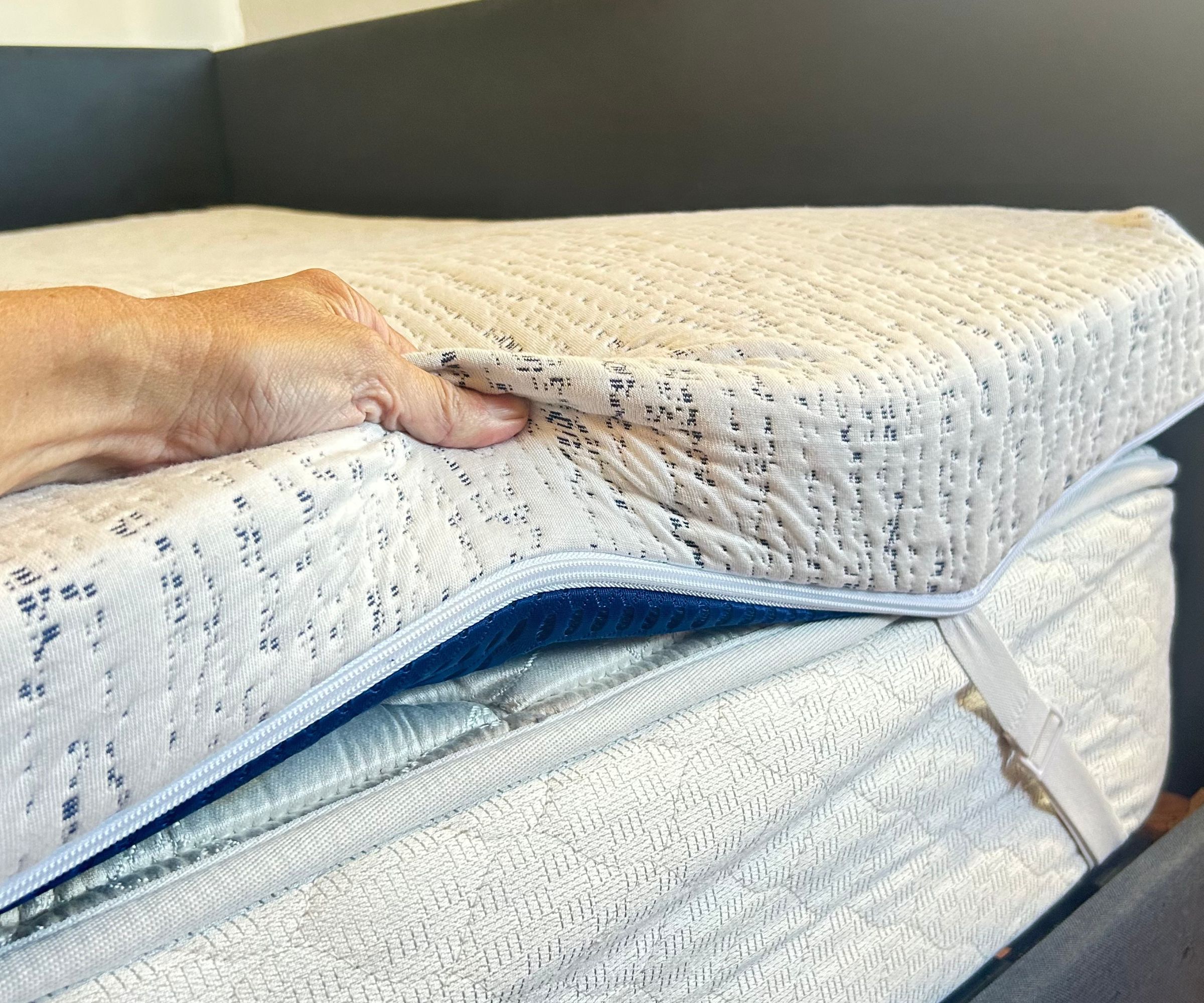 Testing the Viscosoft memory foam mattress with weights and glasses for review