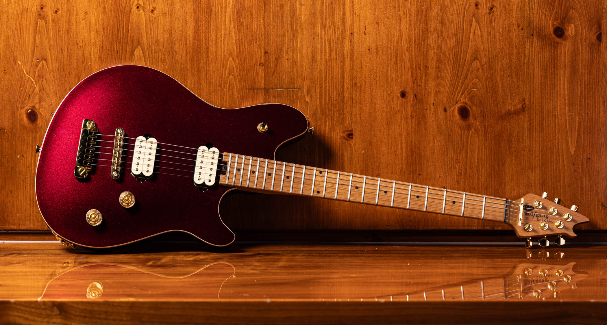 EVH Gear Wolfgang Special TOM: featuring an EVH compensated bridge and tailpeice w/ fine tuners – and gold hardware – this Special offers a fuss-free and stable twist on Eddie Van Halen&#039;s electric guitar design