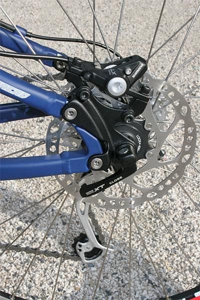 Convertible rear dropouts can be swapped from quick-release to 12mm Maxle.