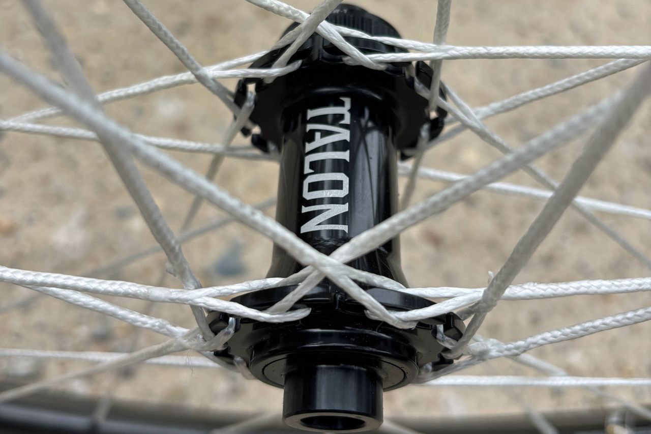 Berd Sparrow Carbon Gravel Wheelset uses string spokes!
