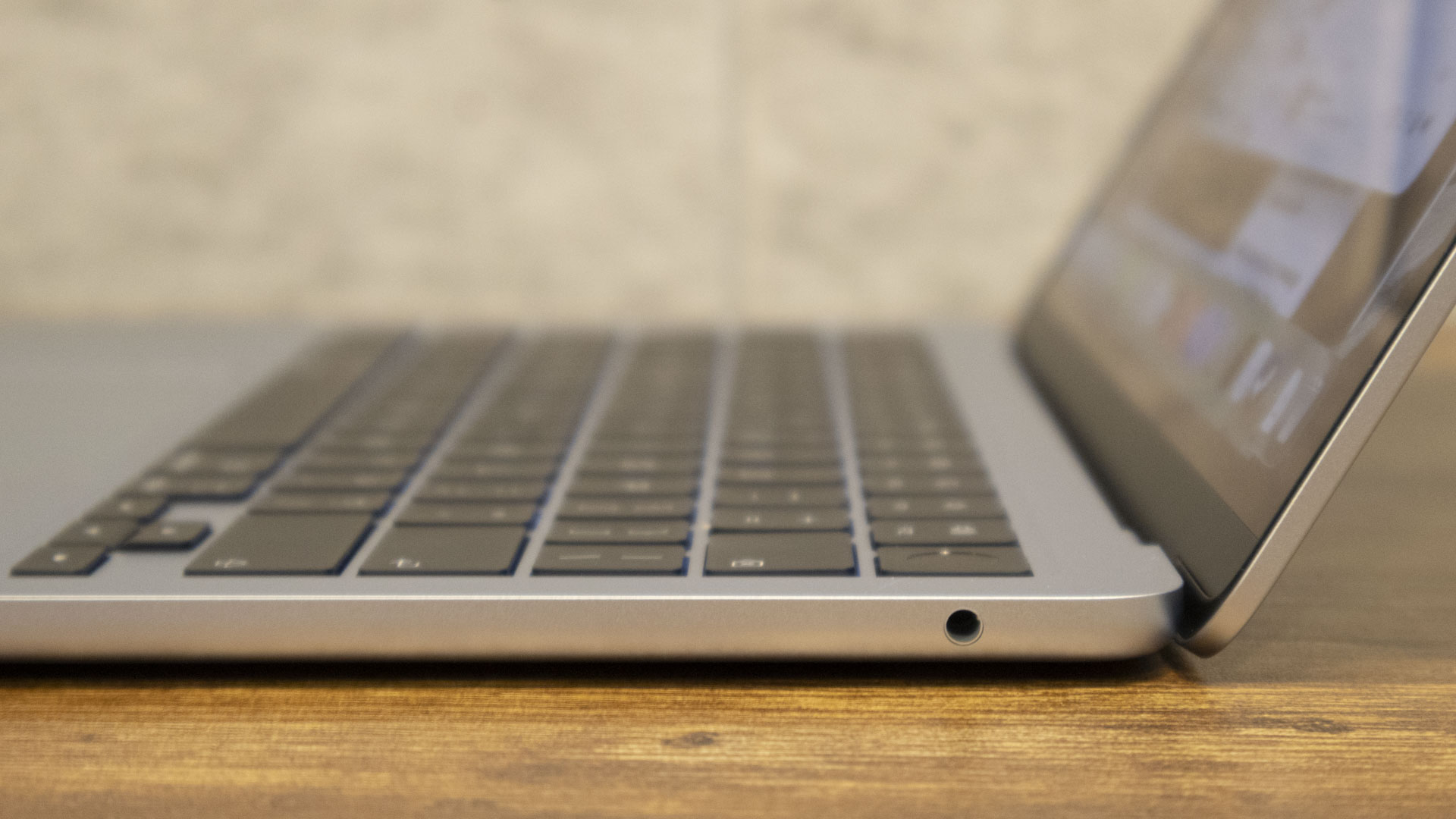 MacBook Air (13-inch, M5)