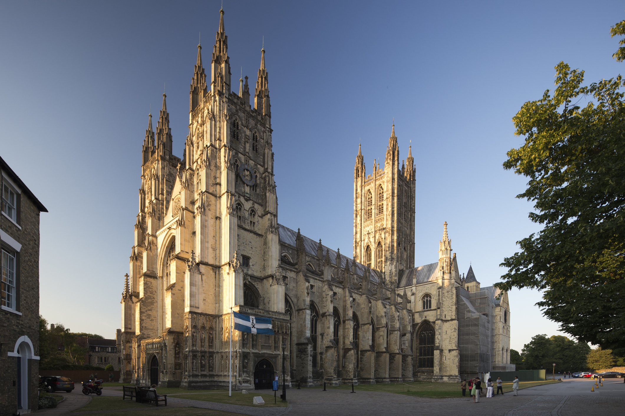 Canterbury Cathedral, built between 1070 and 1077, is one of the oldest in England. It was largely rebuilt in 1174 in Gothic style following a fire.