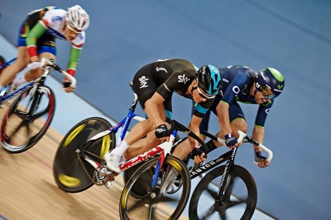 Ben Swift and Alex Dowsett do battle