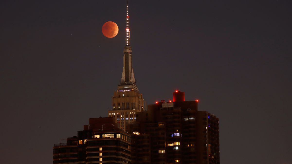 Last Blood Moon lunar eclipse until 2025 wows observers around the world (photos) – Space.com