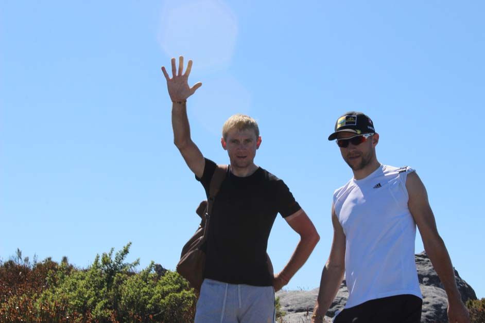 Kanstantsin Siutsou performs the Qhubeka salute