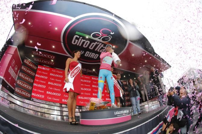 Vincenzo Nibali (Astana) survived his second day in pink