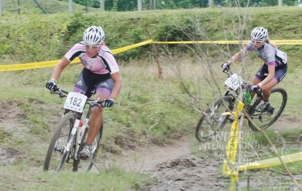 Nathalie Schneitter (Colnago Farbe Sudtirol) at the front