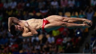Yuan Cao aus China tritt im Halbfinale des 3m Turmspringens der Männer bei den Olympischen Spielen Rio 2016 an.