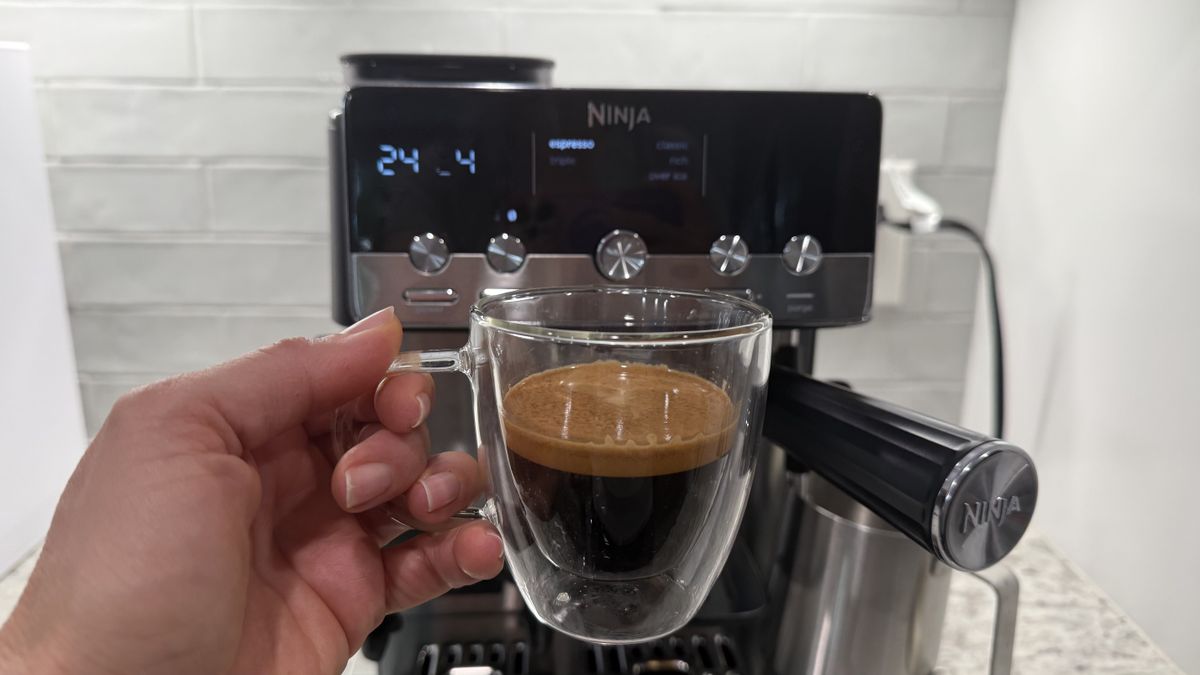 Ninja Luxe Caf&eacute; Mini Espresso Machine brewing espresso