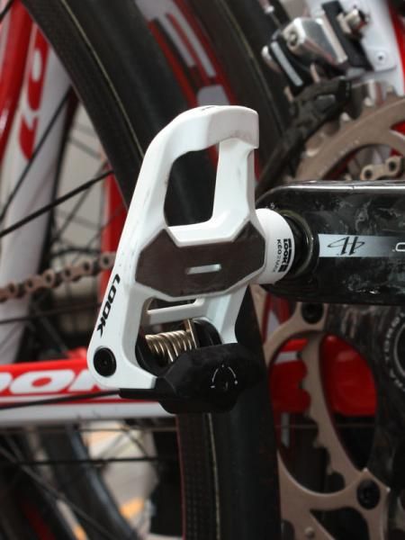Five teams are using the new KeO 2 Max pedal, including Astana (save for Lance Armstrong who is still on Shimano), Cofidis, Silence-Lotto, Quick Step, and Agritubel.