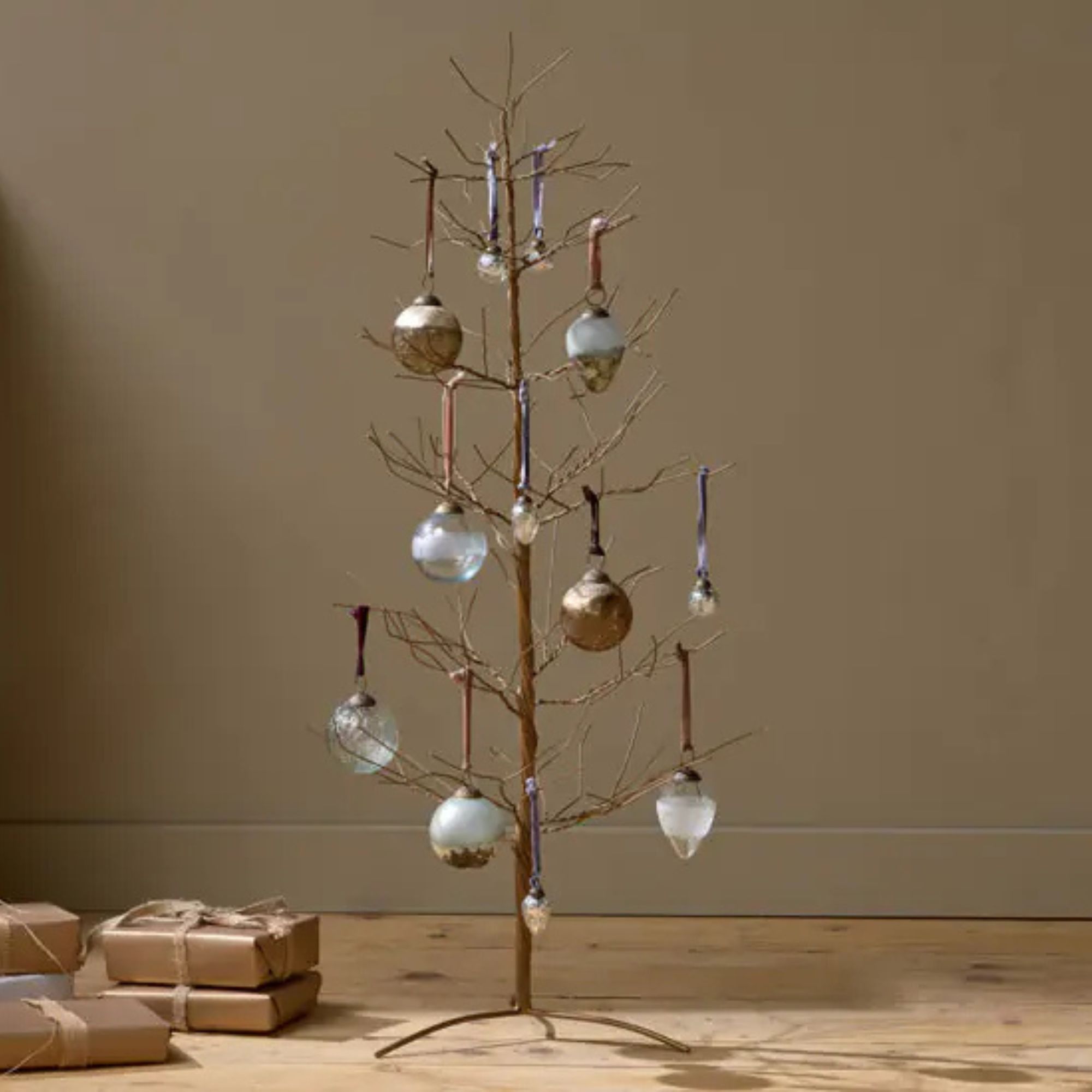 nkuku, Charida Wire Tree