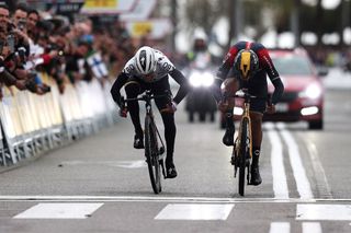 CAMBRILS SPAIN MARCH 26 LR Sergio Andres Higuita Garcia of Colombia and Team Bora Hansgrohe and Richard Carapaz of Ecuador and Team INEOS Grenadiers sprint at finish line during the 101st Volta Ciclista a Catalunya 2022 Stage 6 a 1685km stage from Costa Daurada SalouCambrils to Costa Daurada SalouCambrils VoltaCatalunya101 WorldTour on March 26 2022 in Cambrils Spain Photo by Gonzalo Arroyo MorenoGetty Images