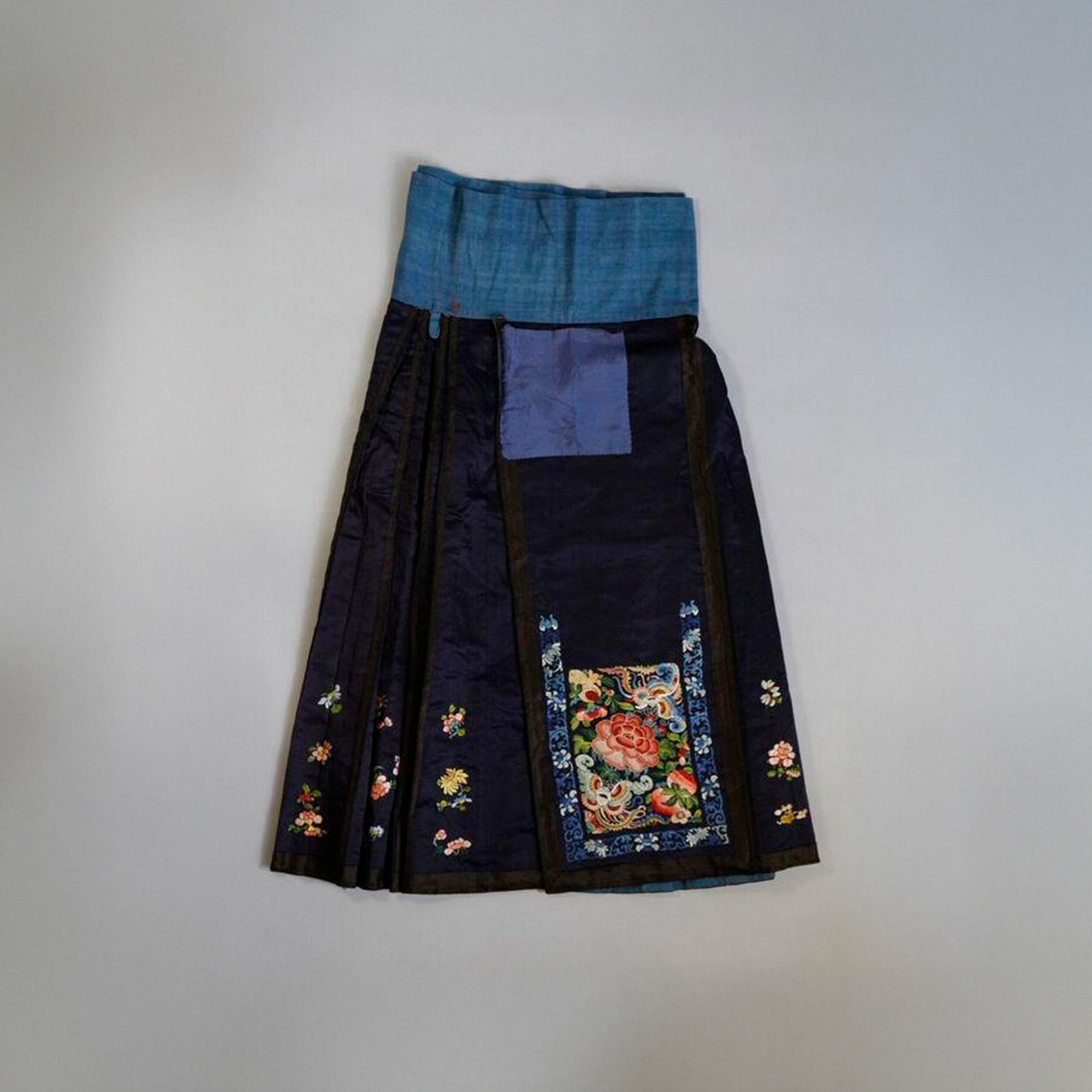 V&A Storehouse objects