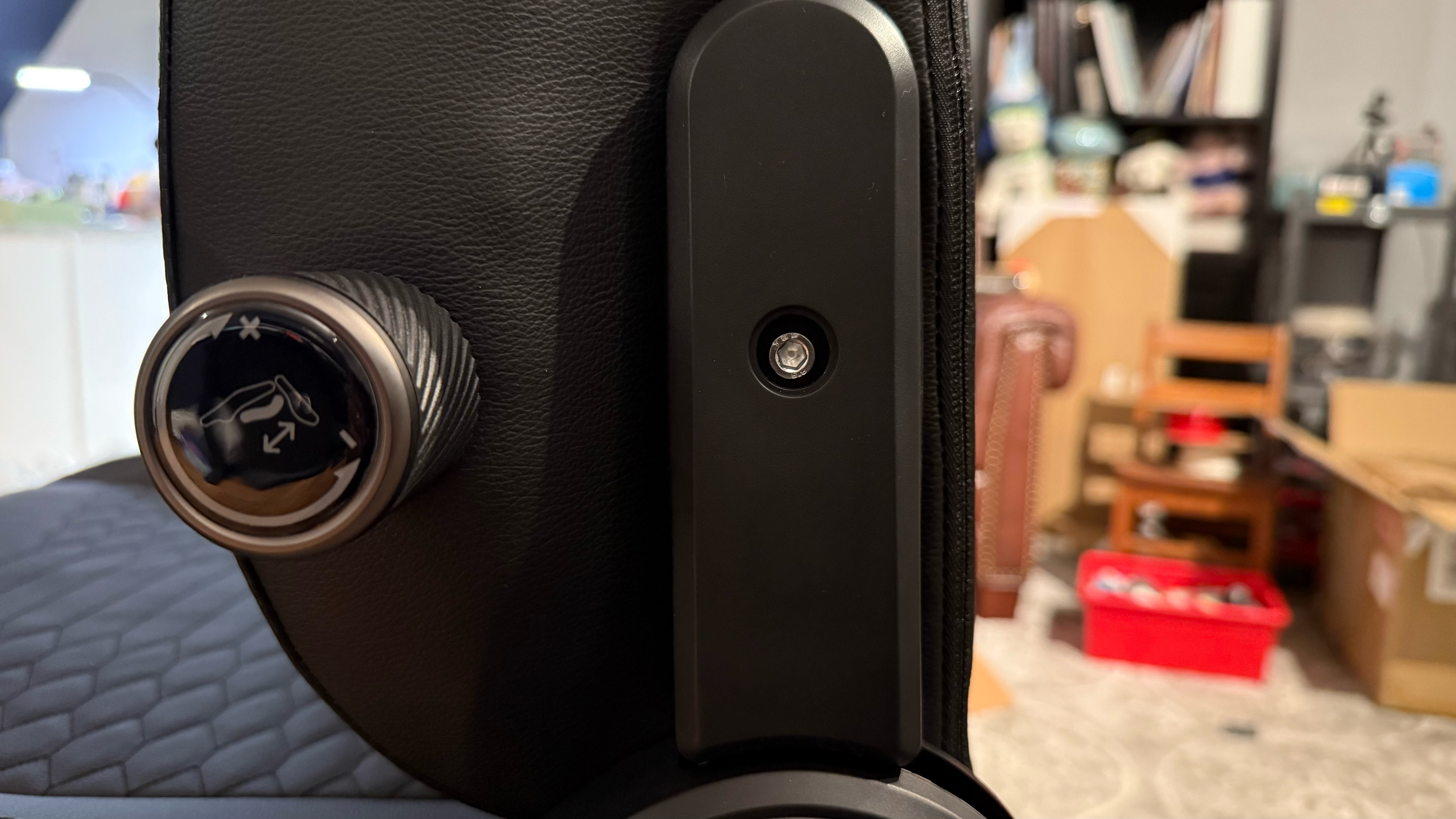 Razer Iskur V2