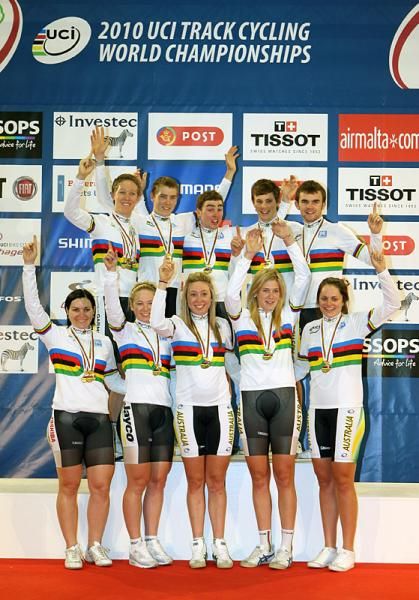 he Australia gold medal winners pose for a photo at the end of the championships.