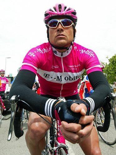 Jan Ullrich (T-Mobile) waits for the start of the second stage in Cambrils.