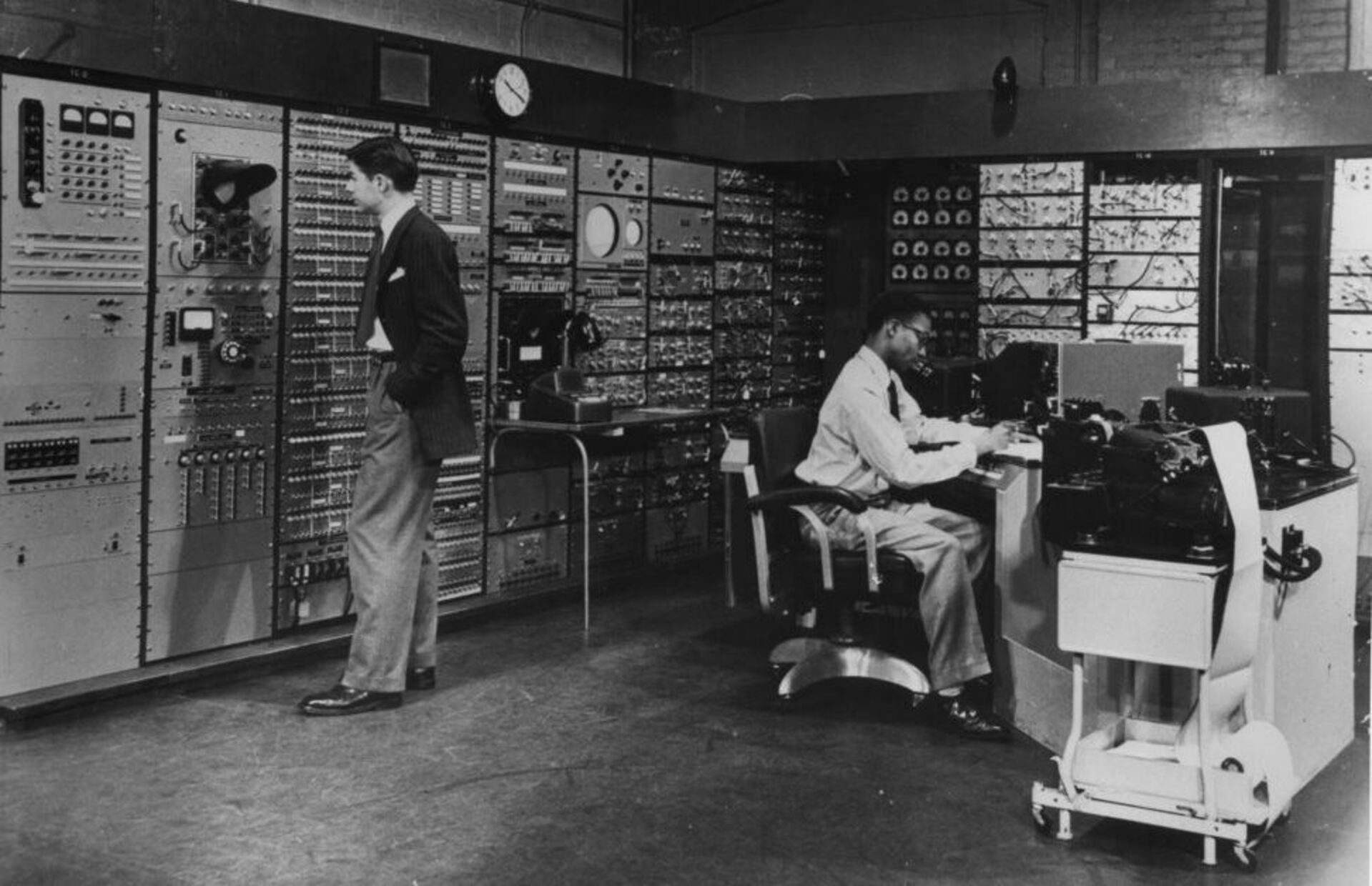 Happy birthday, Director! The first operating system in the world turns ...