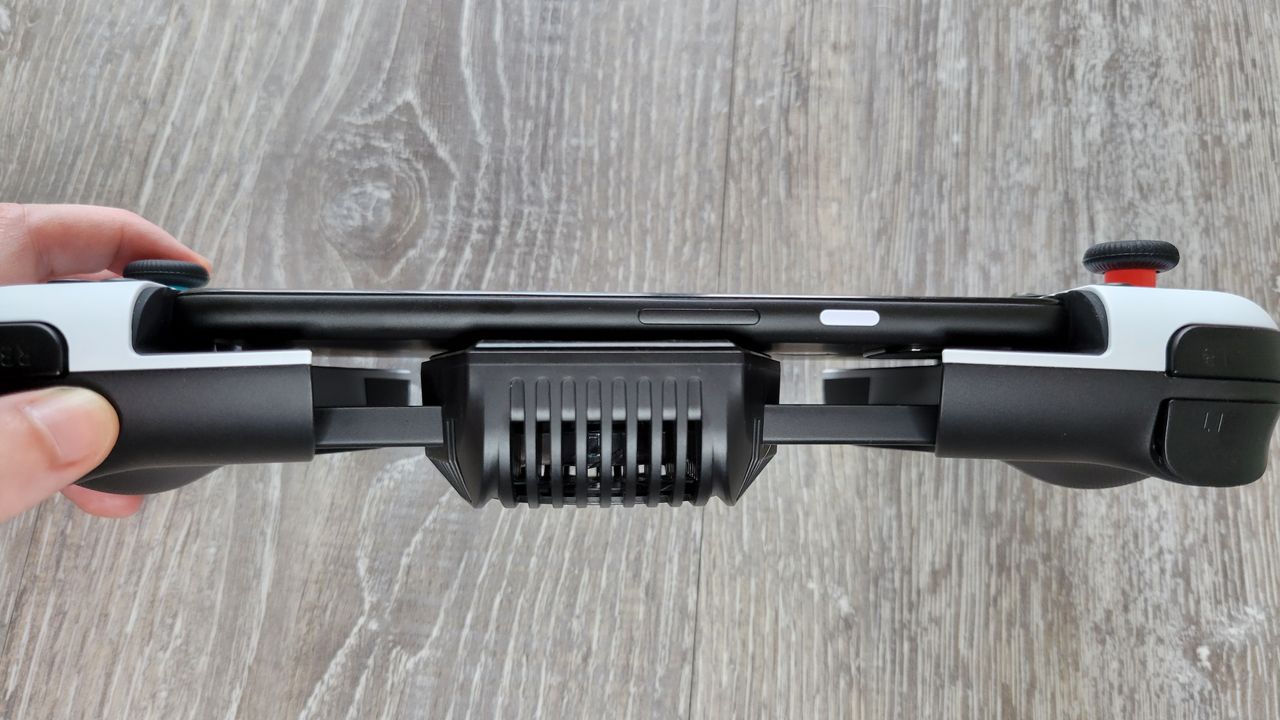 Gamesir X3 phone side