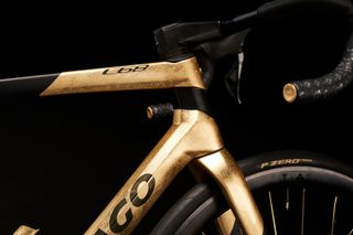 Detail of the gold leaf finish used on the Colnago Gioiello