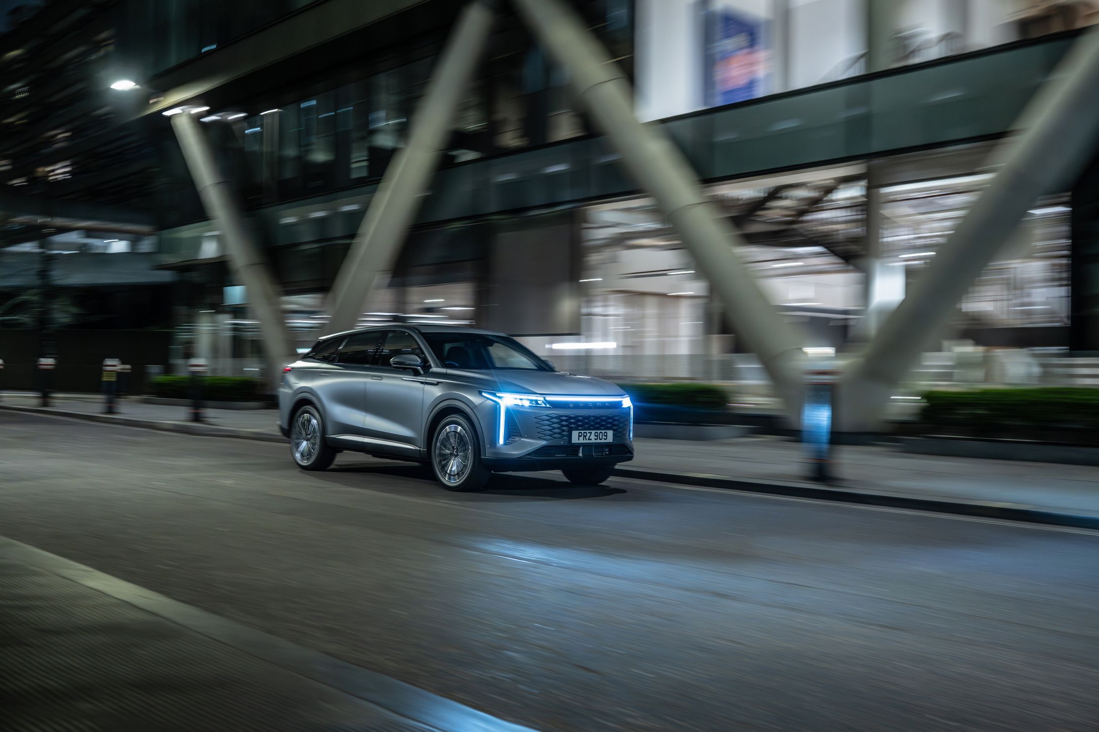 Images of the Omoda 9