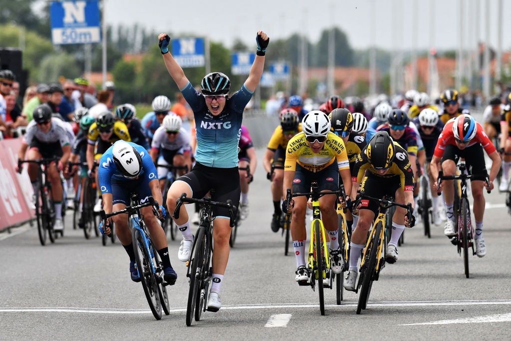 Charlotte Kool wins stage 2 A at Baloise Ladies Tour