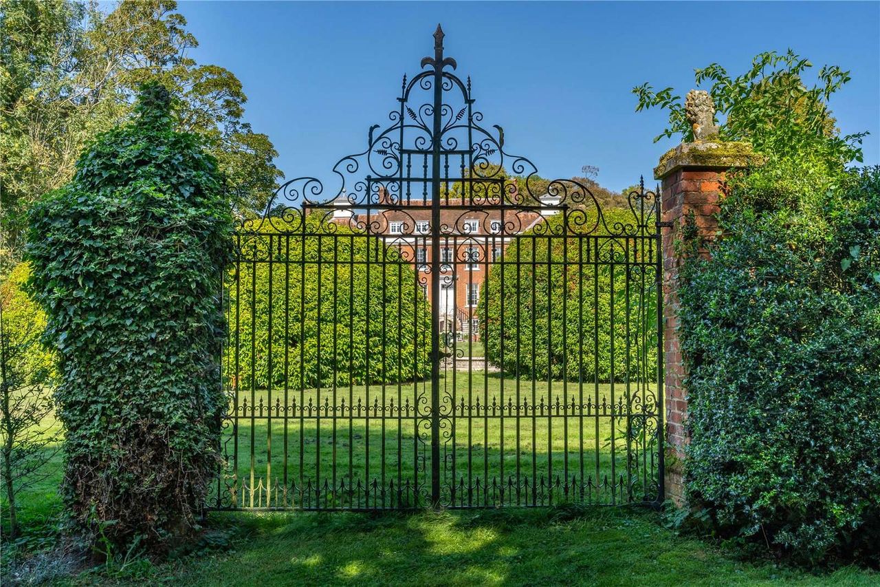 Property for Sale: Hunton Manor