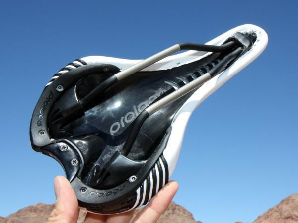 Slits in the front of the Prologo Scratch Pro Dea saddle lends extra flex in that area.