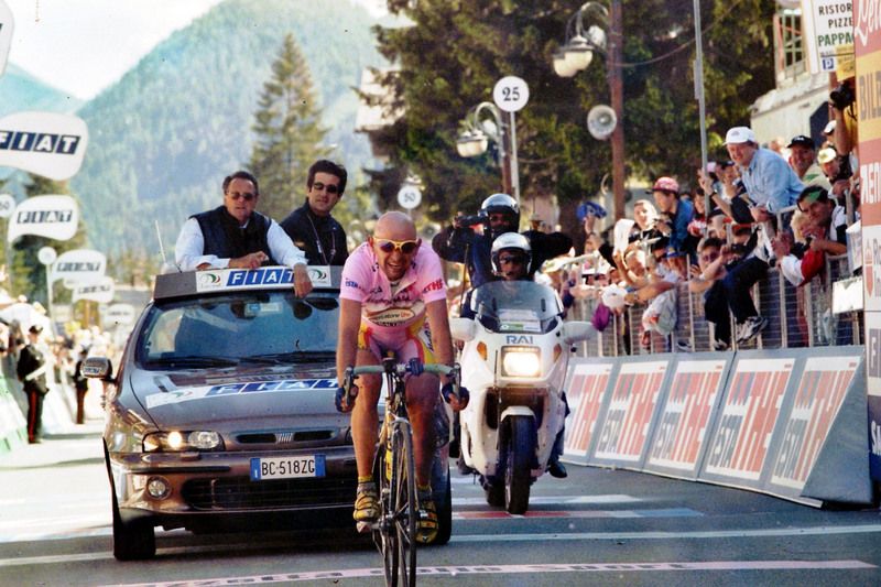 Marco Pantani wins on Madonna di Campiglio in 1999. His last career Giro d'Italia victory