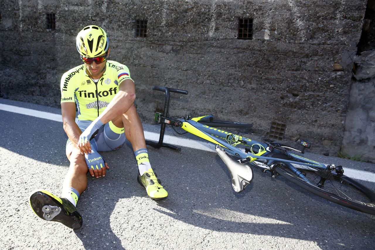 Daniel Bennati (Tinkoff) crashed