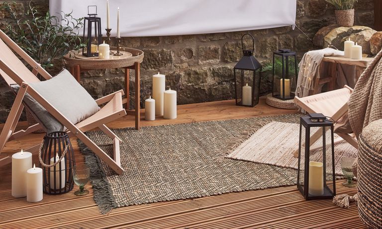Deck Decorating Ideas The Latest Looks, Can You Put An Outdoor Rug On Trex Deck