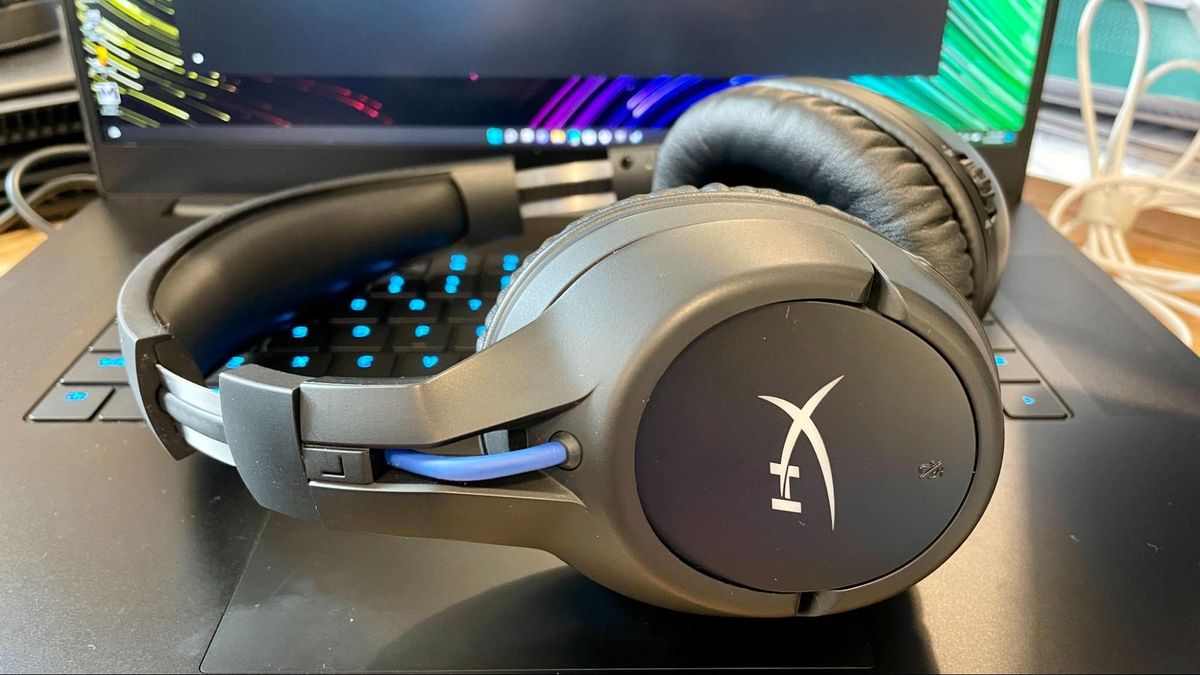 HyperX Cloud Flight S review: the 'S' stands for sacrifices - The Verge