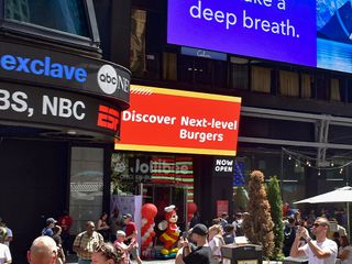 SNA Displays power a vibrant and bright digital marquee in Times Square, NYC.