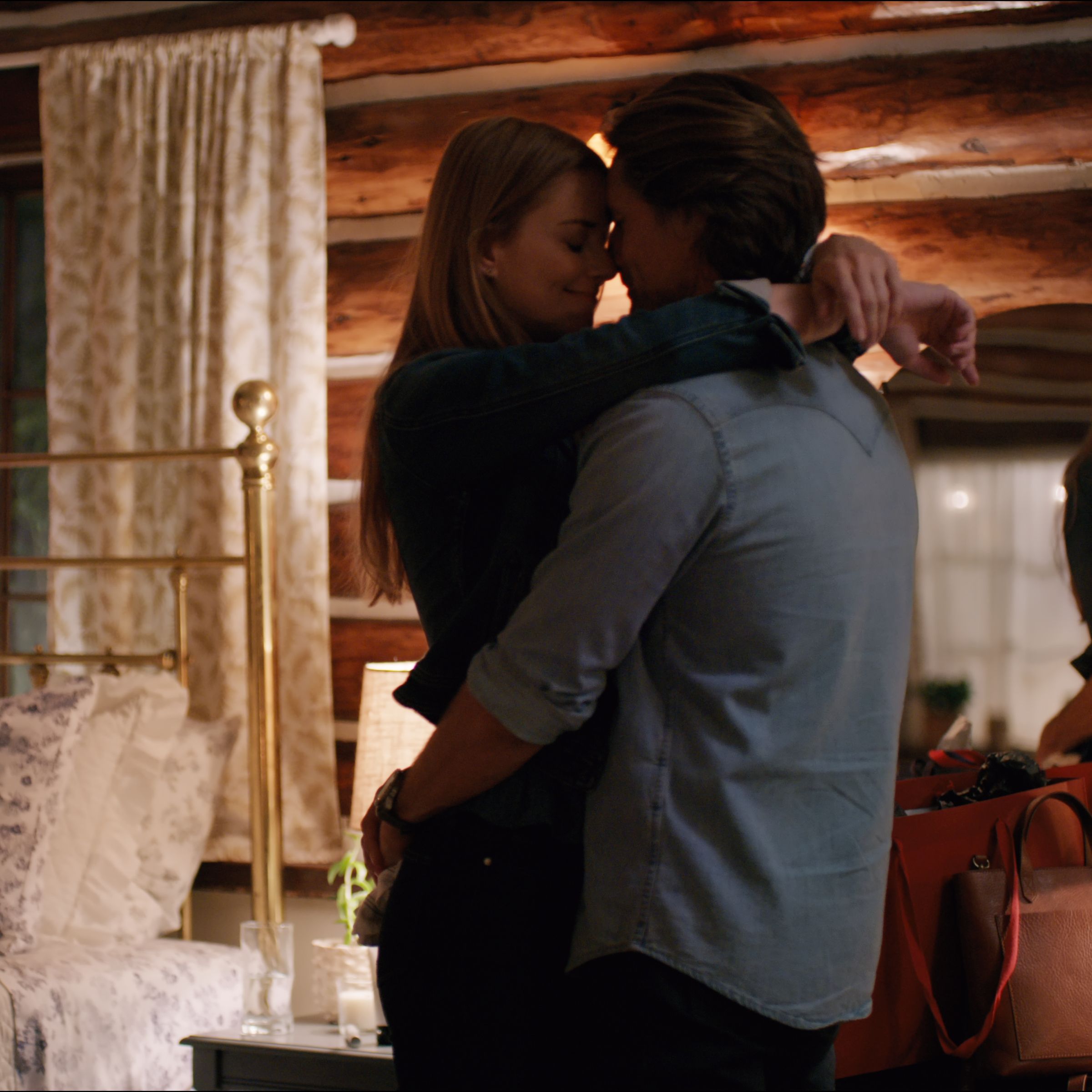 virgin river l to r alexandra breckenridge as mel monroe and martin henderson as jack sheridan in episode 302 of virgin river cr courtesy of netflix © 2021