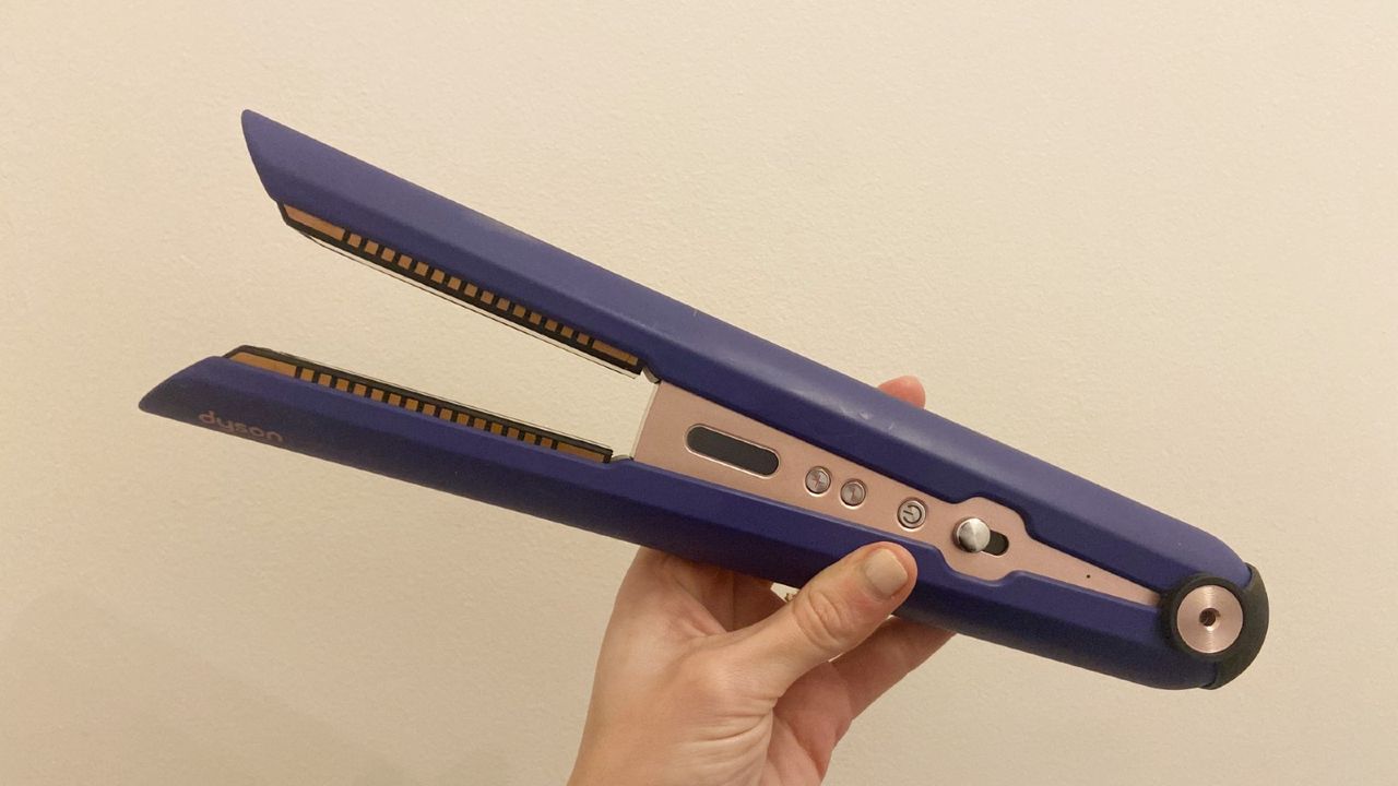 photo of the dyson corrale review