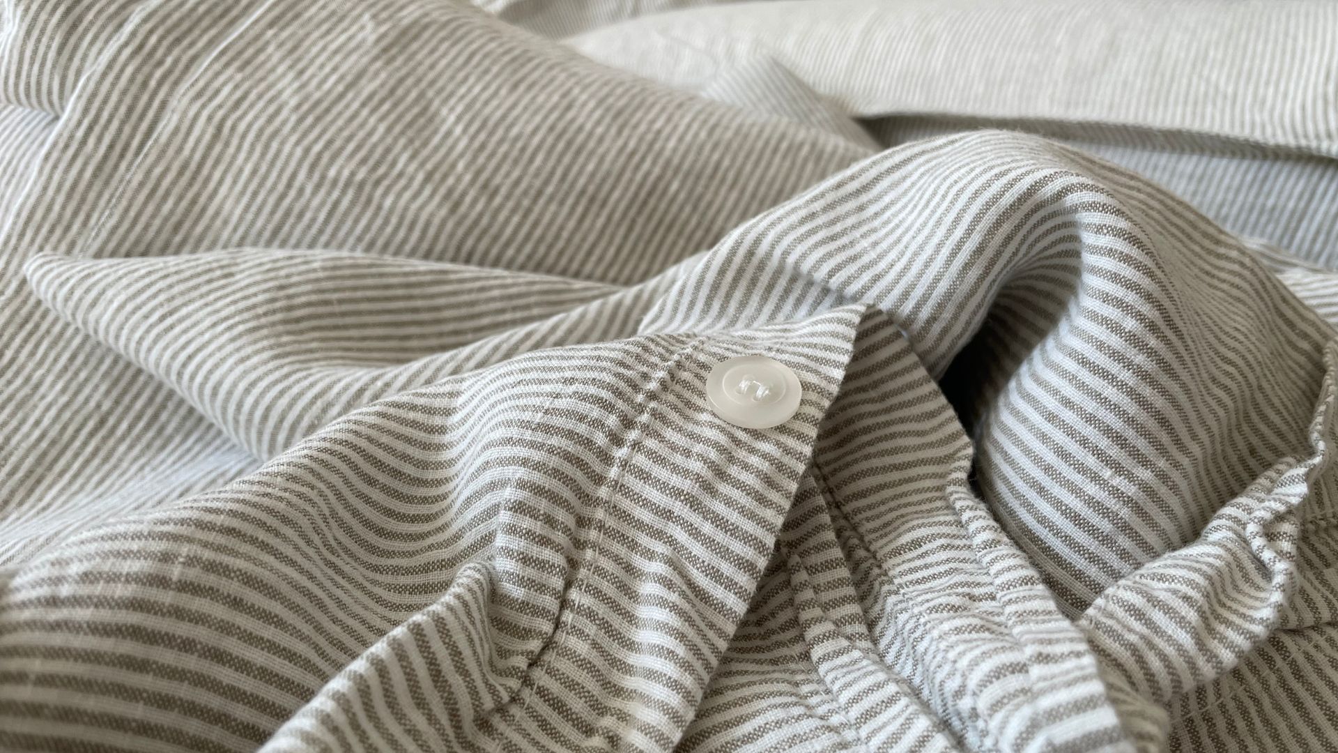 Secret Linen Store Natural Sid Stripe Linen buttons