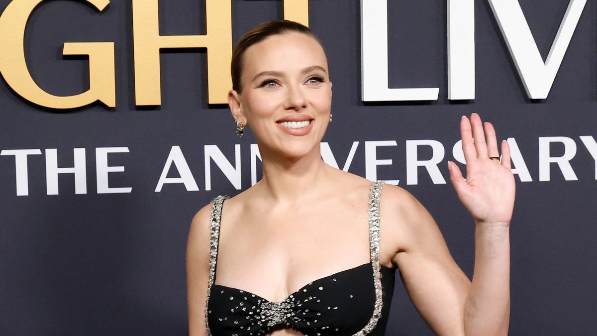 Je ne peux pas sortir LBD de Scarlett Johansson hors de ma tête 