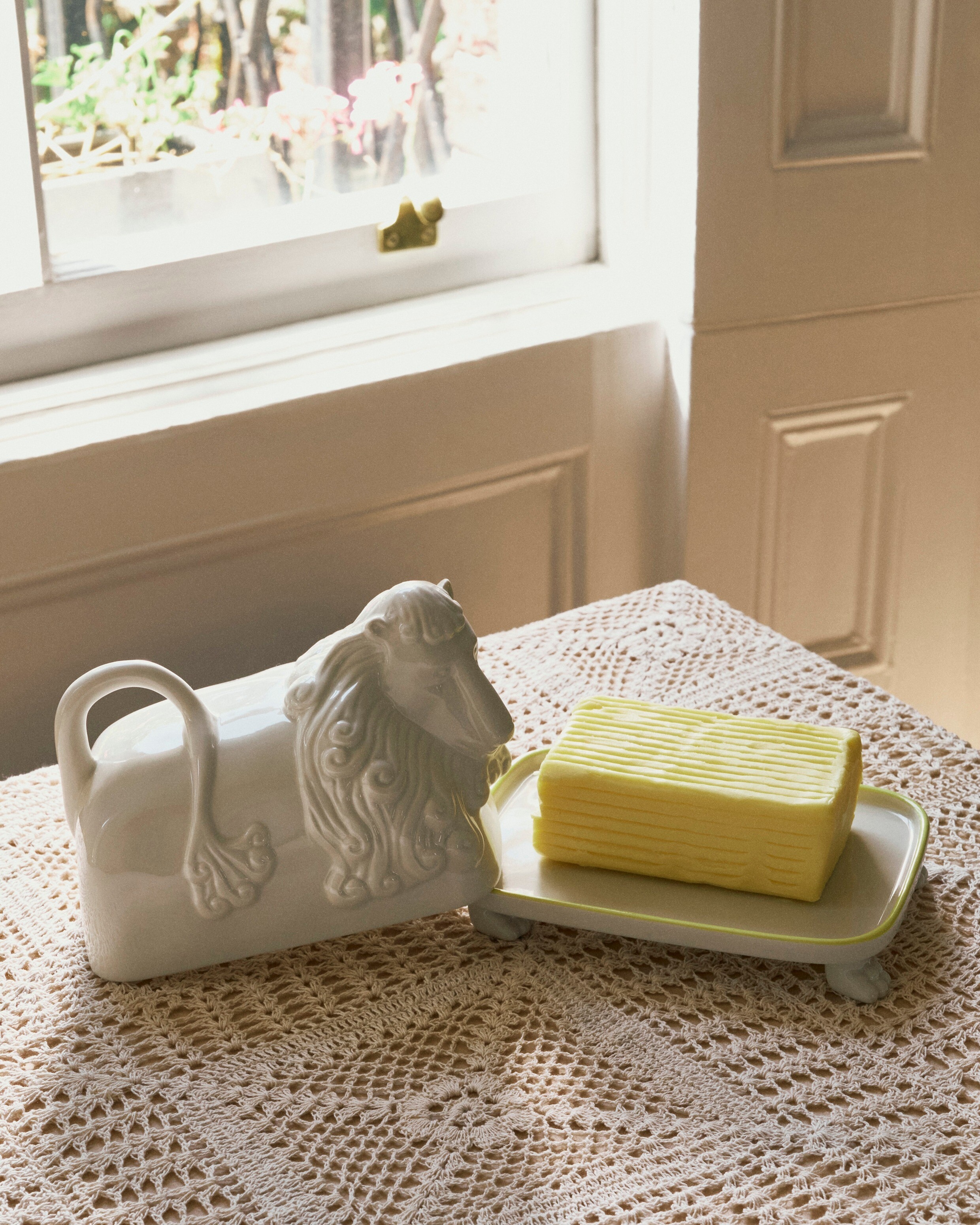 Shrimps X Oliver Bonas Lenny Lion Butter Dish | Oliver Bonas