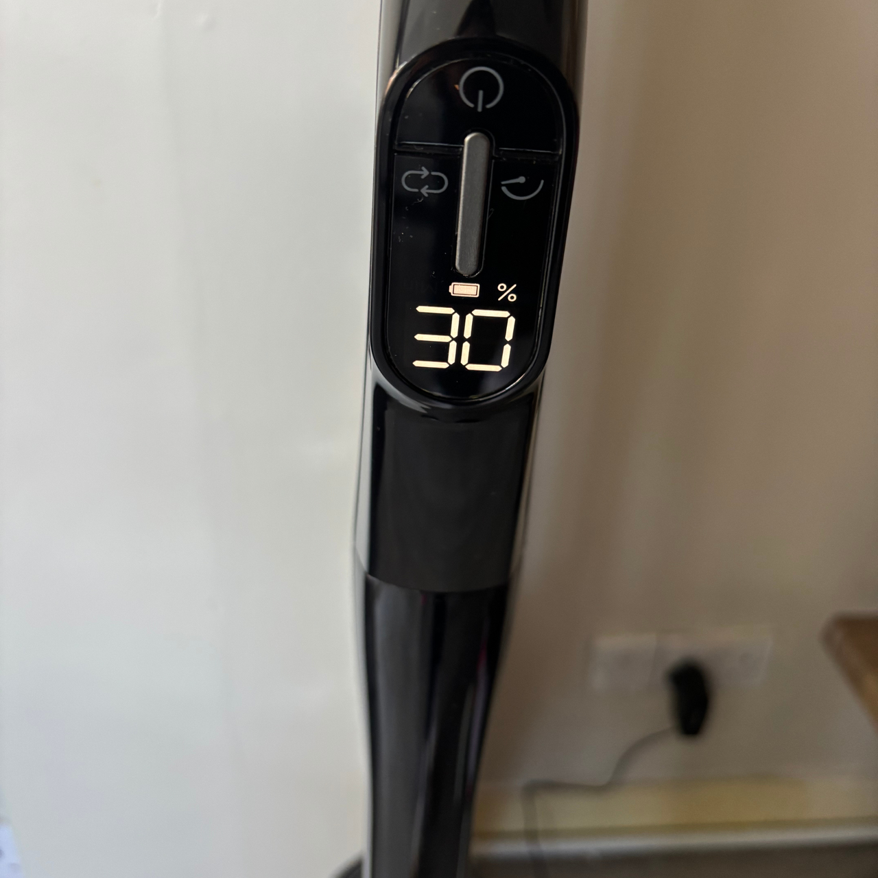 Miele Triflex HX3 Aqua charging indicator