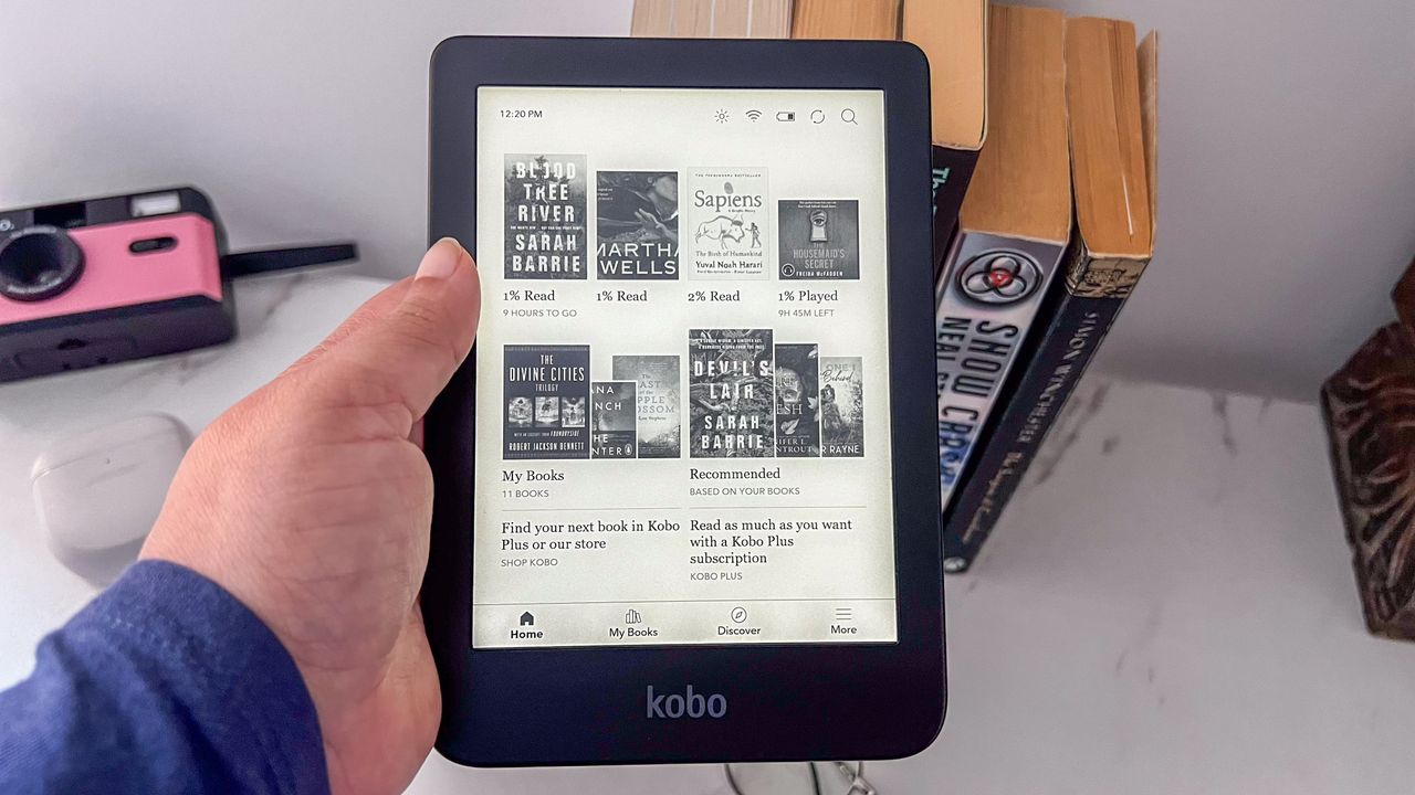 The home screen on the Kobo Clara BW