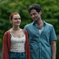 Madeline Brewer as Bronte, Penn Badgley as Joe Goldberg in episode 5010 of You.