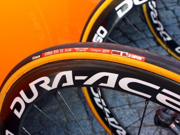 Vittoria tires are mounted to Shimano Dura-Ace carbon tubular rims on the Rabobank team bikes.