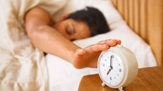 How to lower blood sugar: sleeping woman