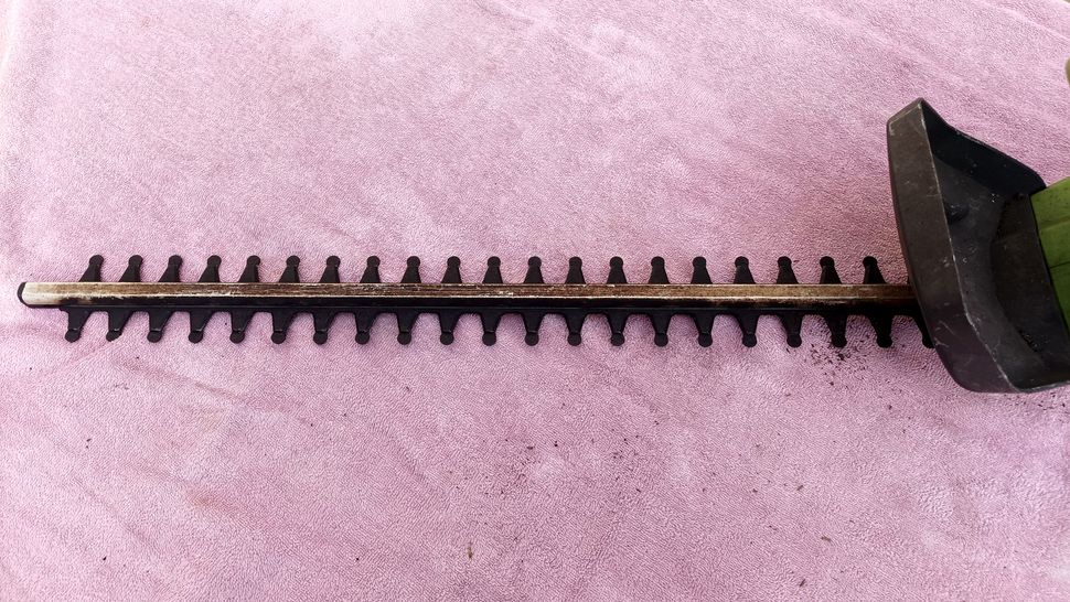 How to sharpen hedge trimmer blades Top Ten Reviews