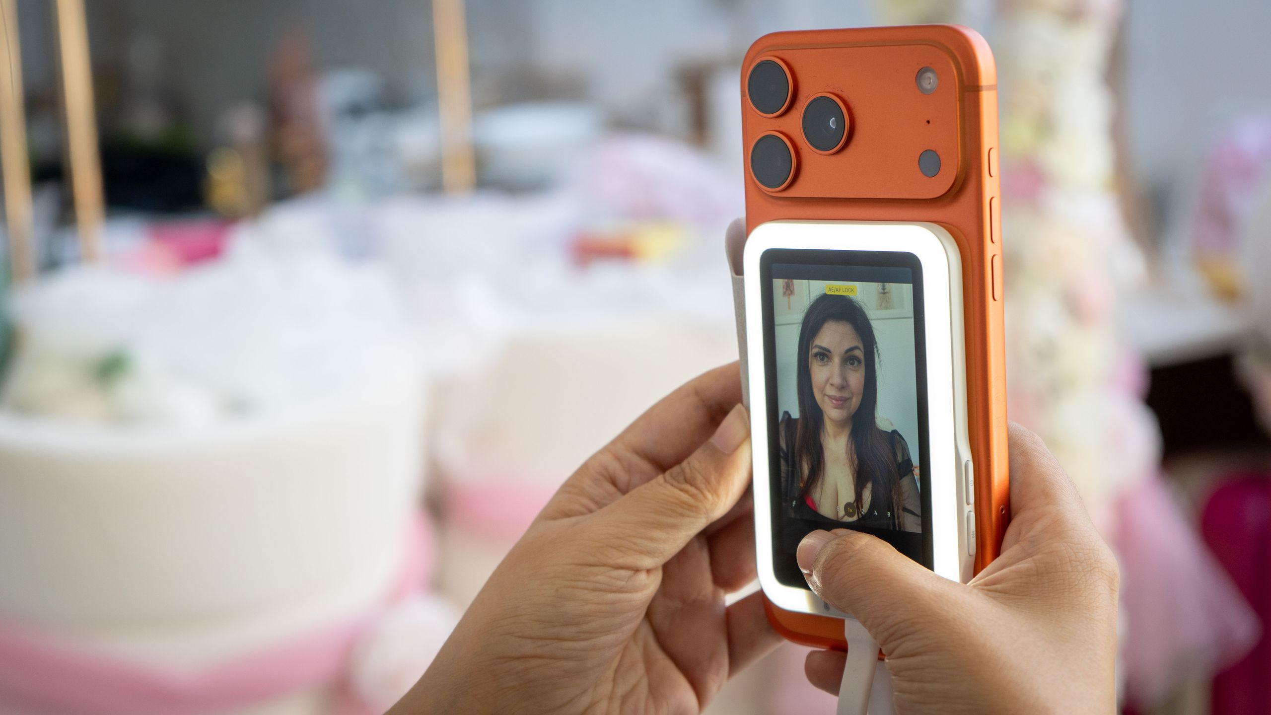 Insta360 Snap Enhances Smartphone Selfies with External Touchscreen