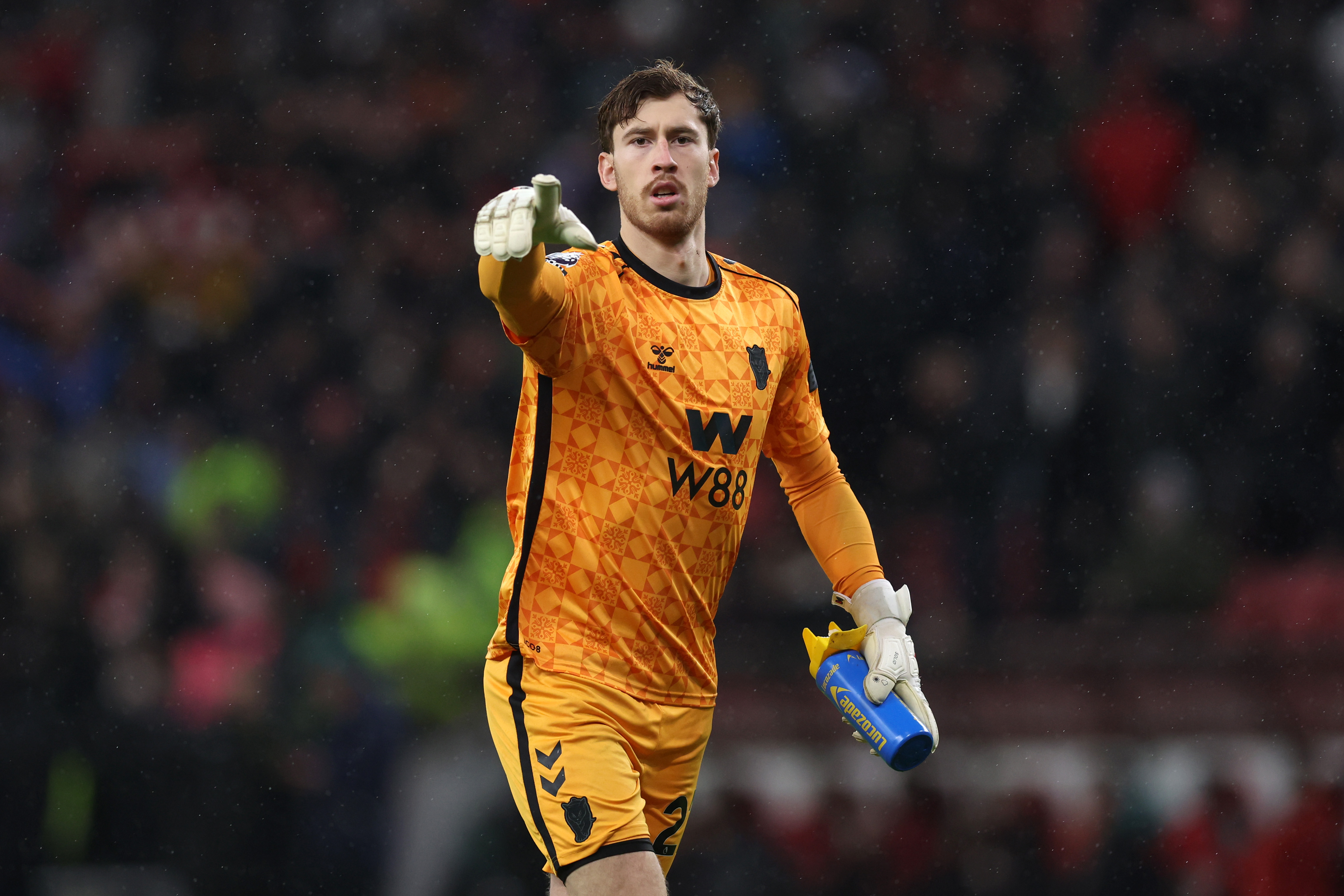 Sunderland goalkeeper Robin Roefs has missed the last few weeks with injury