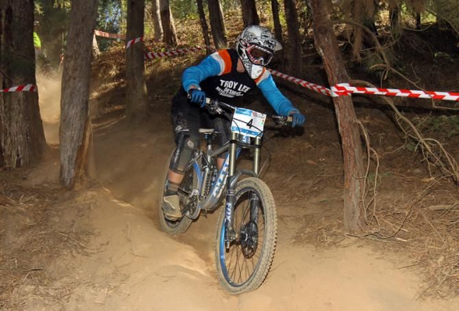 Victoria Armstrong did enough for third in the women's category
