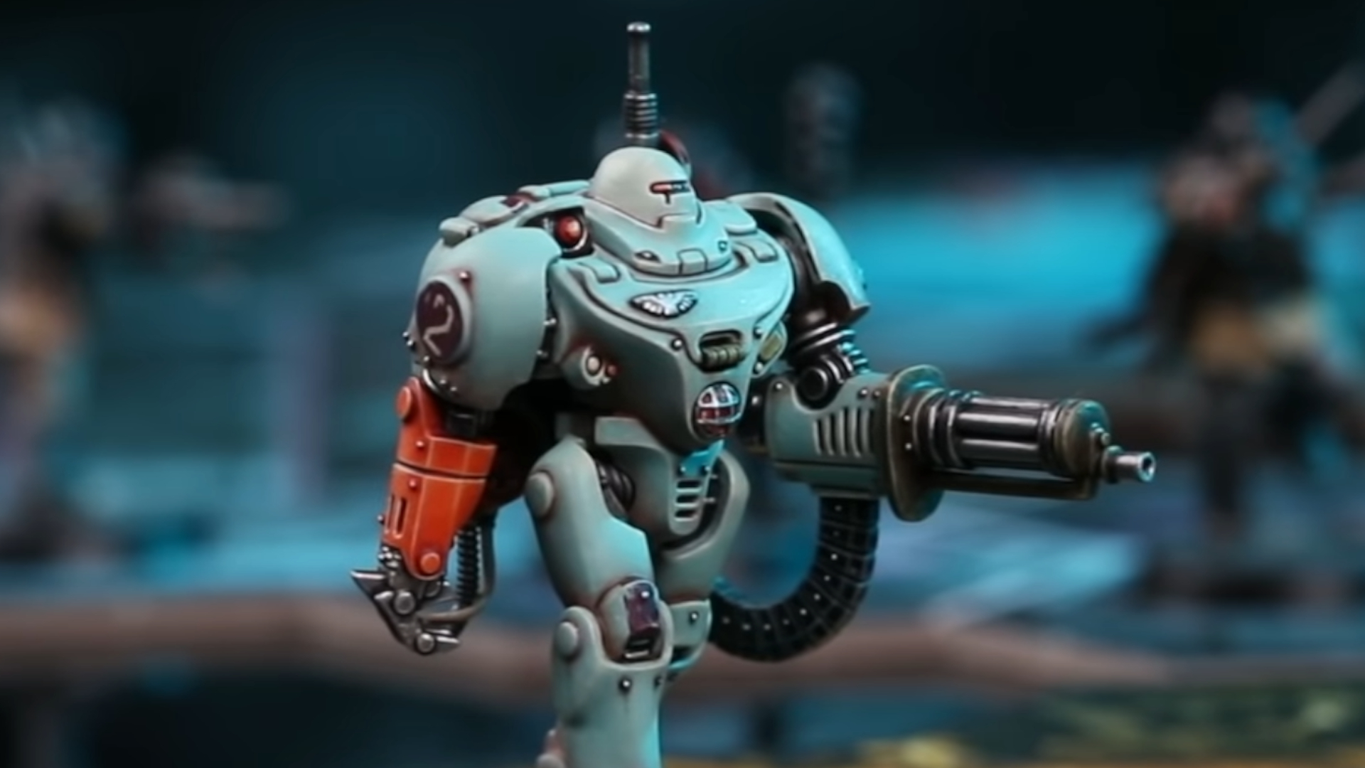Robot kroczy po polu bitwy w Combat Arena: Lair of the Beast