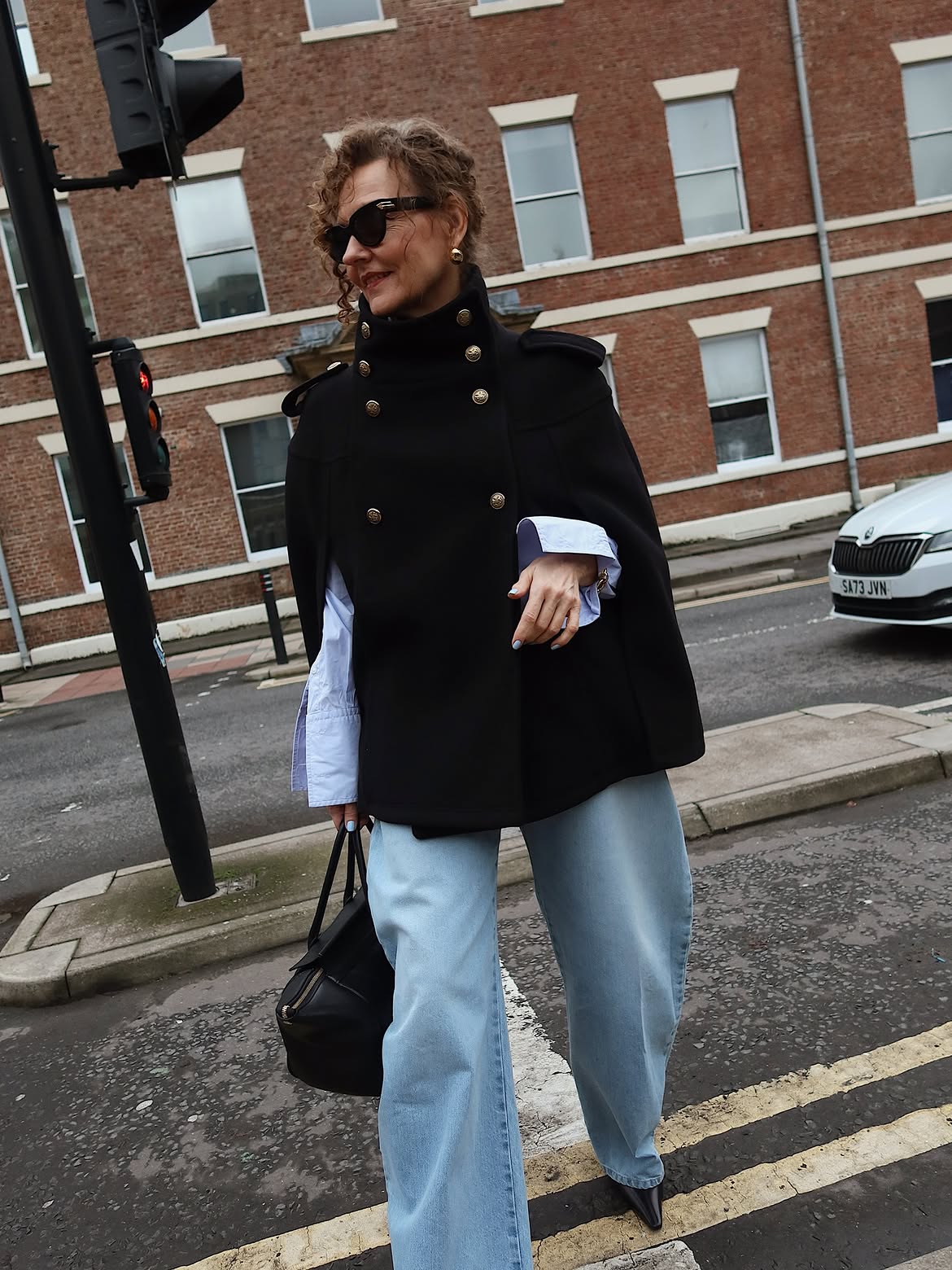 @venswifestyle wears military jacket and jeans