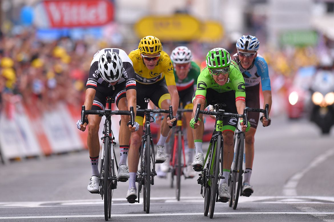 Rigoberto Ur&aacute;n pips Warren Barguil on stage 9 of the Tour de France.