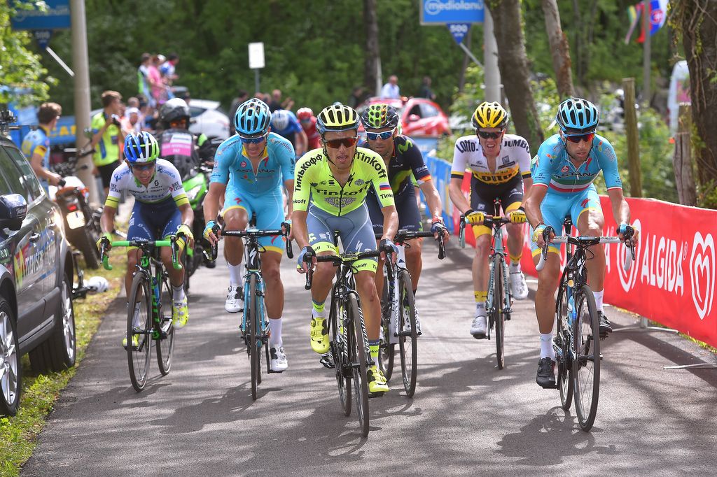 Esteban Chaves on the left-hand side of the GC group